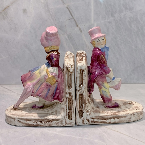 ‘Flirting’ miniature figurine bookends boy meets girl pretty colours and details - Picture 3 of 10